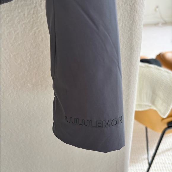 NWOT Lululemon athletica Sleek City Cropped Jacket Grey Oasis - Sz 8 - Picture 3 of 10